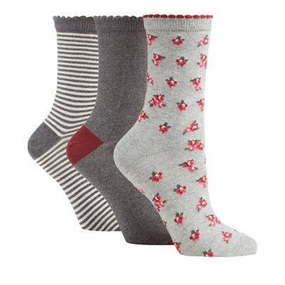 Pack of three grey patterned and plain ankle high socks